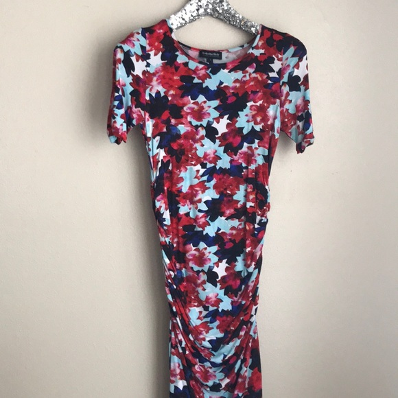 Floral Maternity Dress - Picture 2 of 6